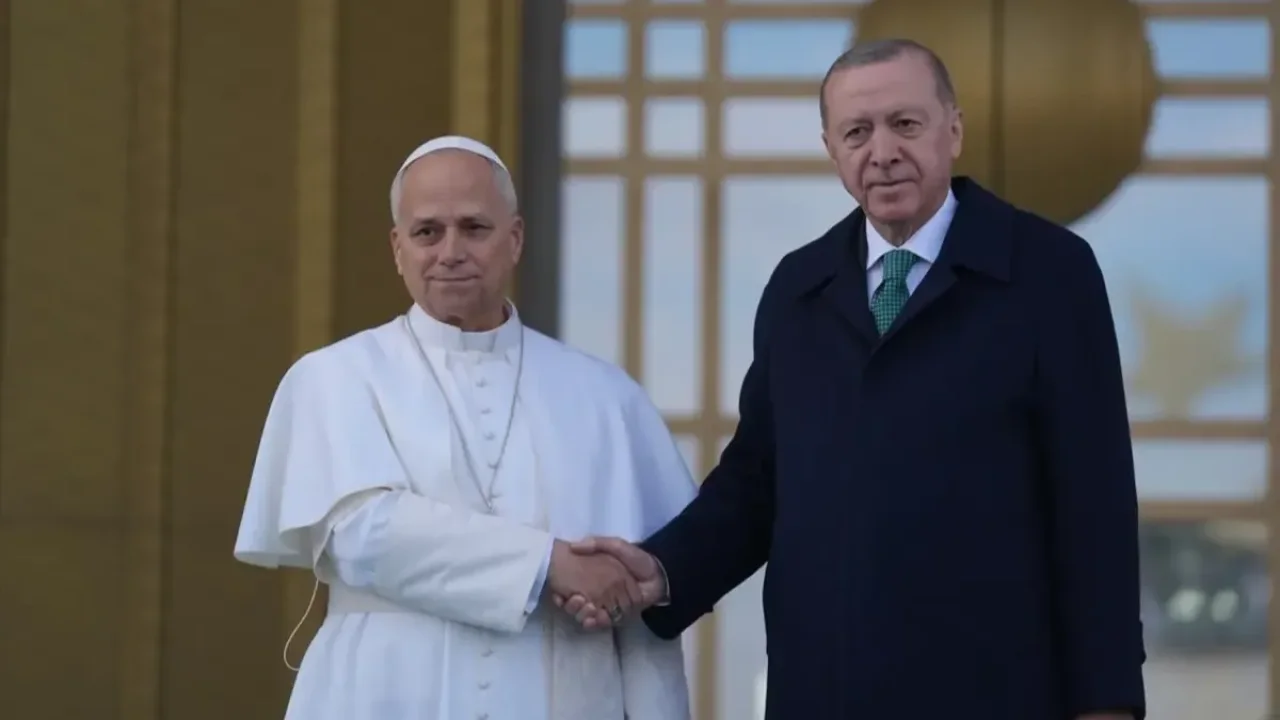 Cumhurbaşkanı Erdoğan, Papa 14. Leo&#039;yu resmi törenle karşıladı