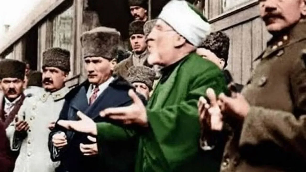 Diyanet&#039;ten 10 Kasım mesajı: Cumhuriyetimizin banisi Atatürk&#039;ü saygı ve minnetle yâd ediyoruz