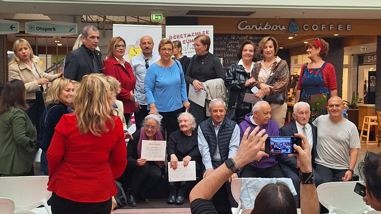 Duygulandıran Tören