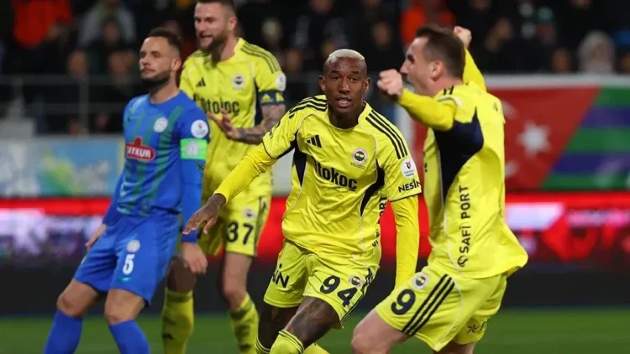 Fenerbahçe Rize&#039;de ilk yarıda geriye düştüğü maçta farklı galibiyet aldı