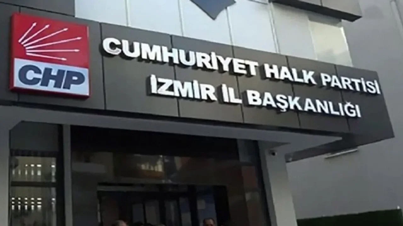 Foça’yı sel vurdu, AK Parti’den tepki geldi: İZSU görevini doğru düzgün yapmadı!