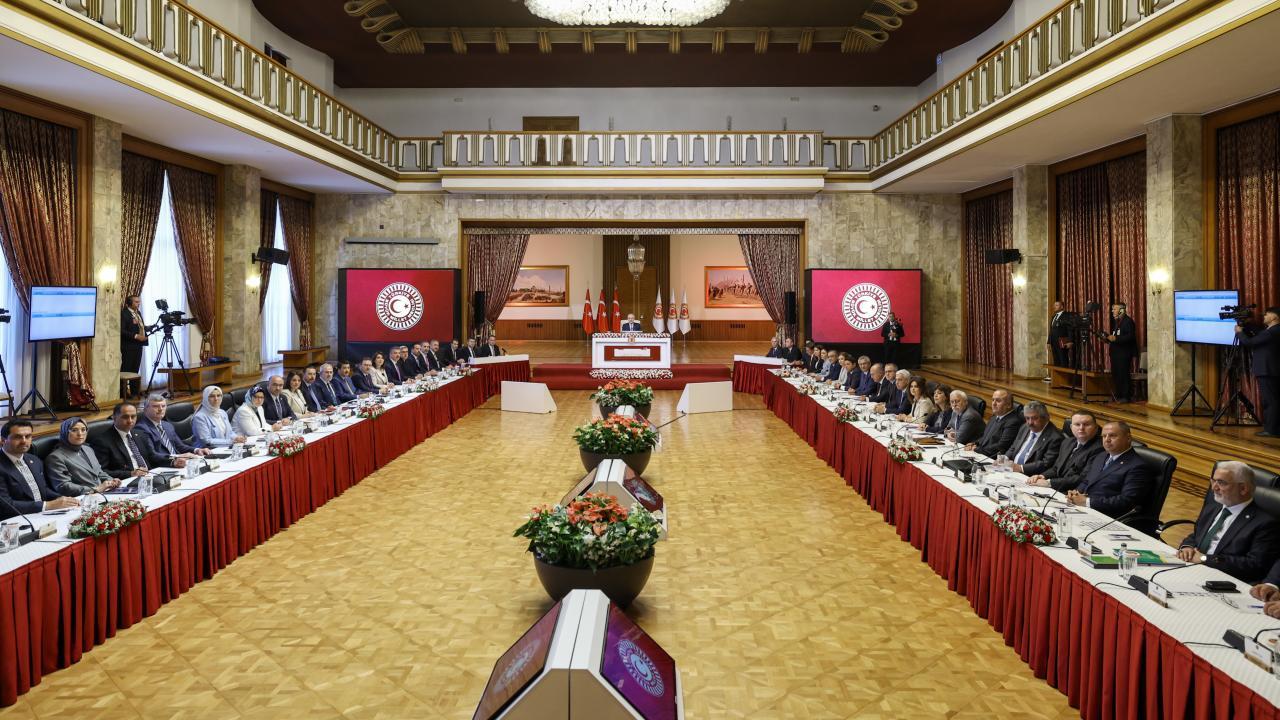 İmralı kararı sonrası komisyonda ilk istifa! Bugün TBMM Başkanlığı&#039;na bildirecek