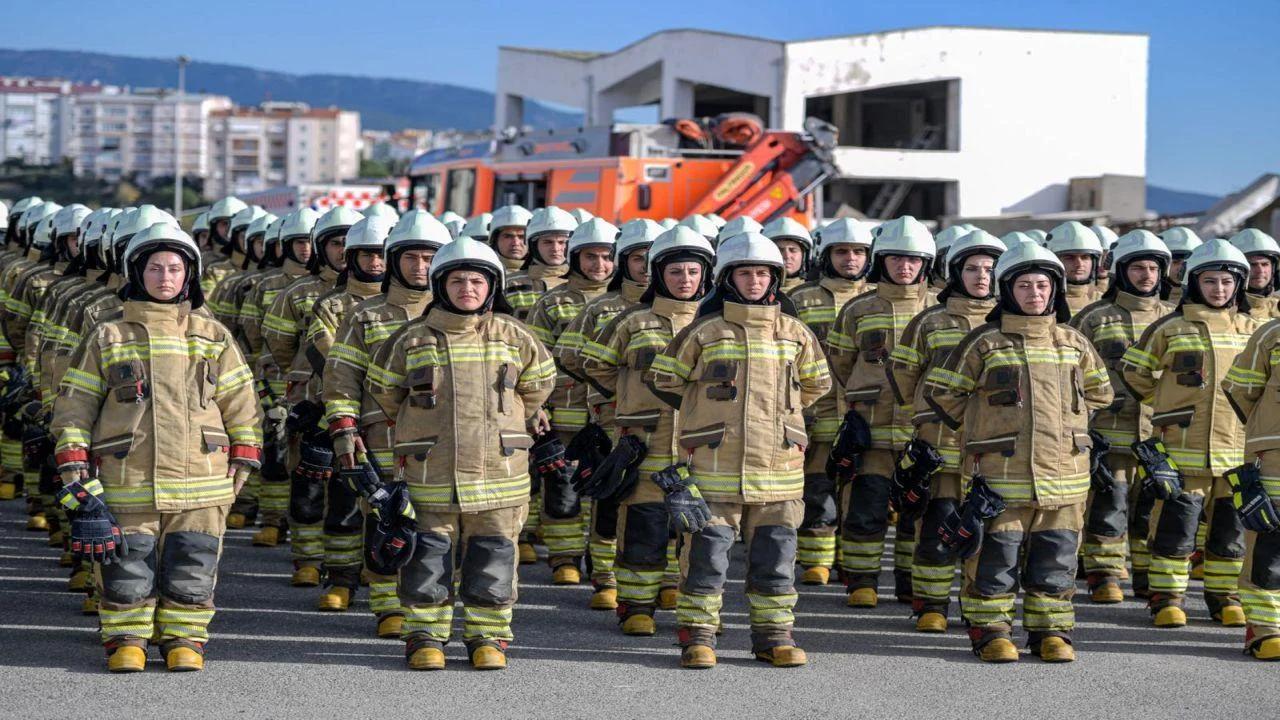 İzmir’in yeni itfaiye memurları göreve hazır