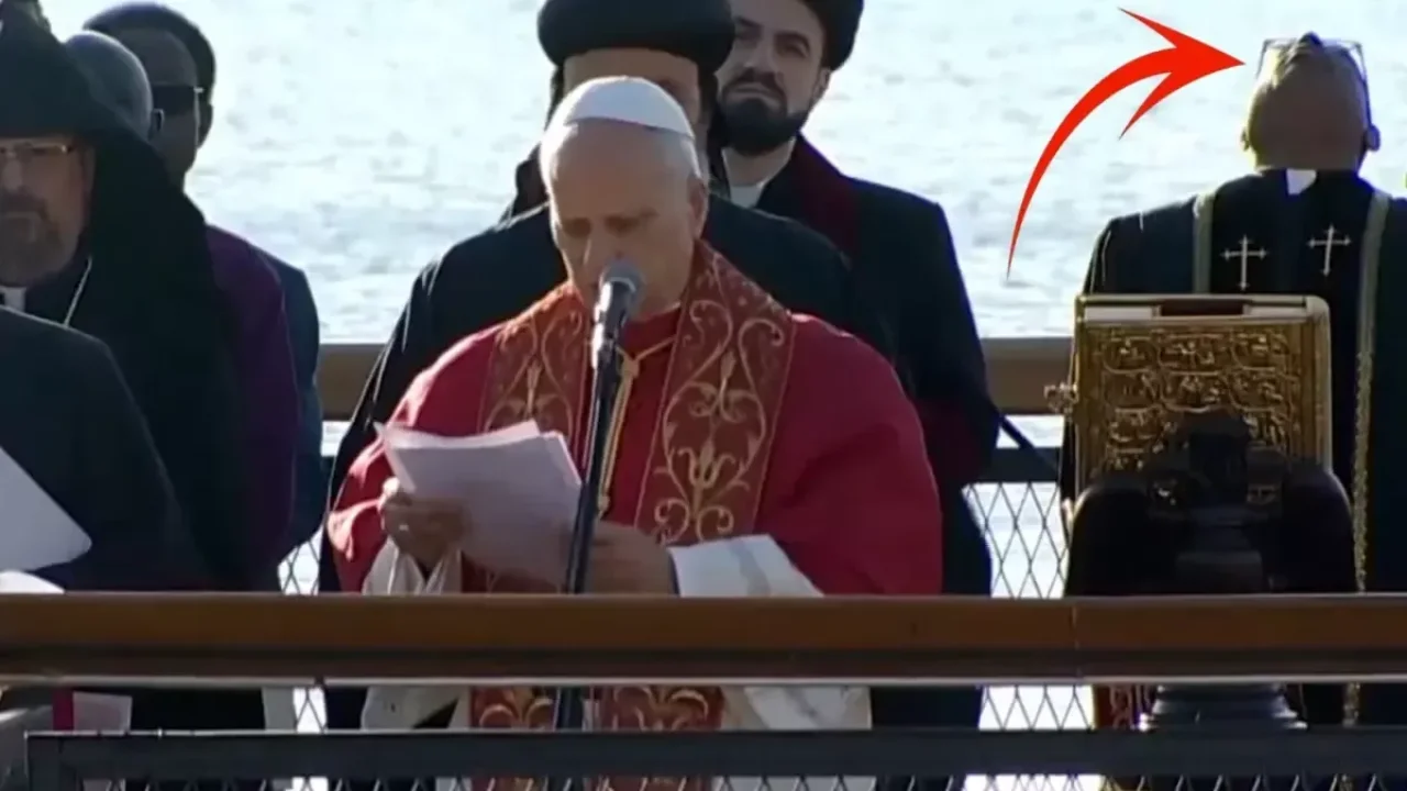 İznik&#039;teki ayine dikkat çeken görüntü