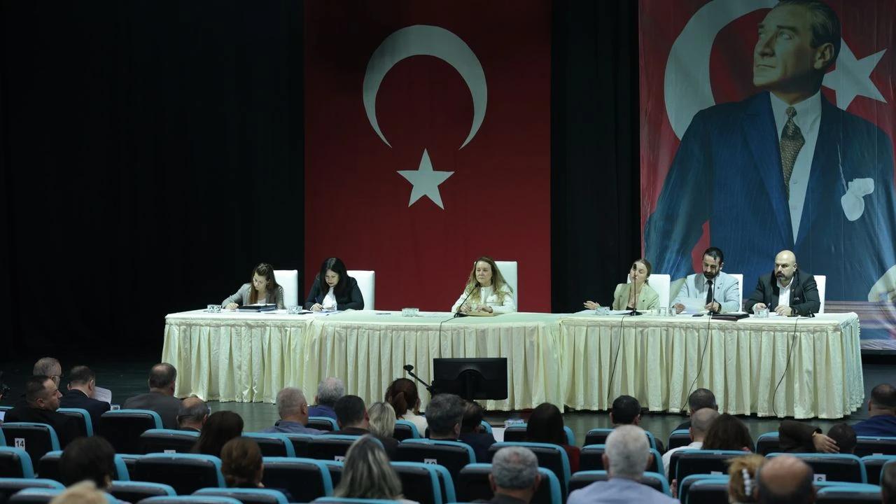 Konak Meclisi’nde gündem SDT krizi!