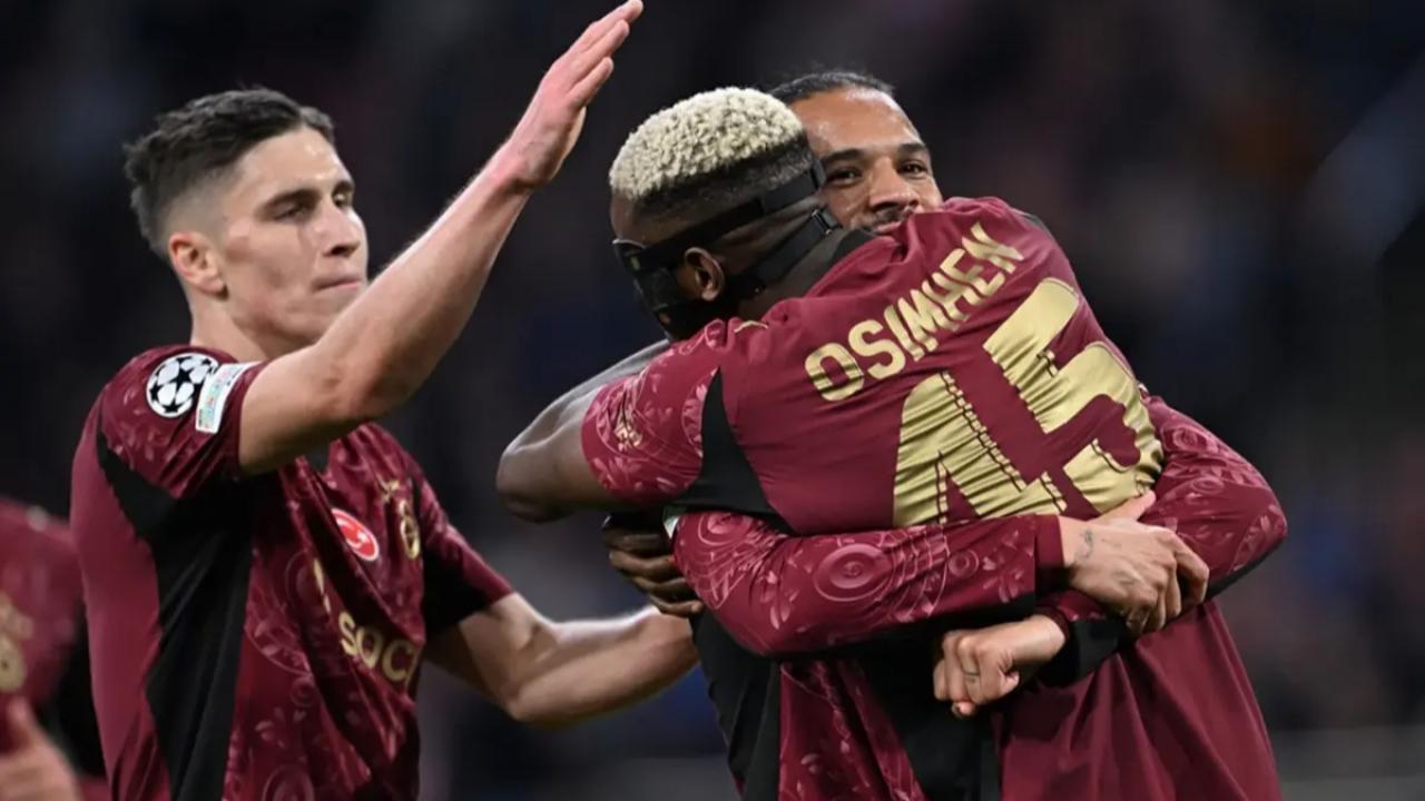 Manşetler alev alev! Bütün ülke Galatasaray&#039;ı konuşuyor