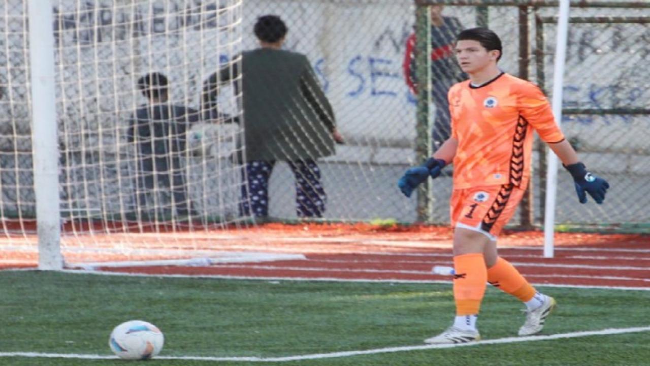 Menemenli kaleci Alp&#039;i Beşiktaş denedi