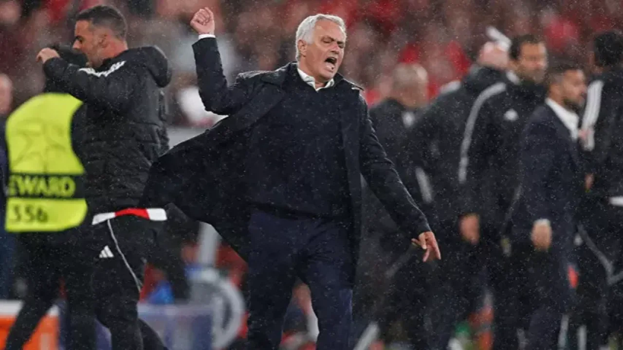 Mourinho&#039;nun Benfica&#039;sı Leverkusen&#039;e yenildi