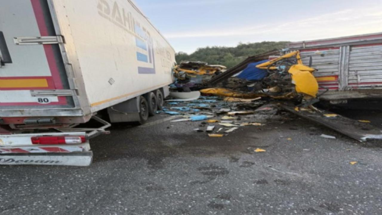 Muğla&#039;da iki tır çarpıştı: 2 yaralı