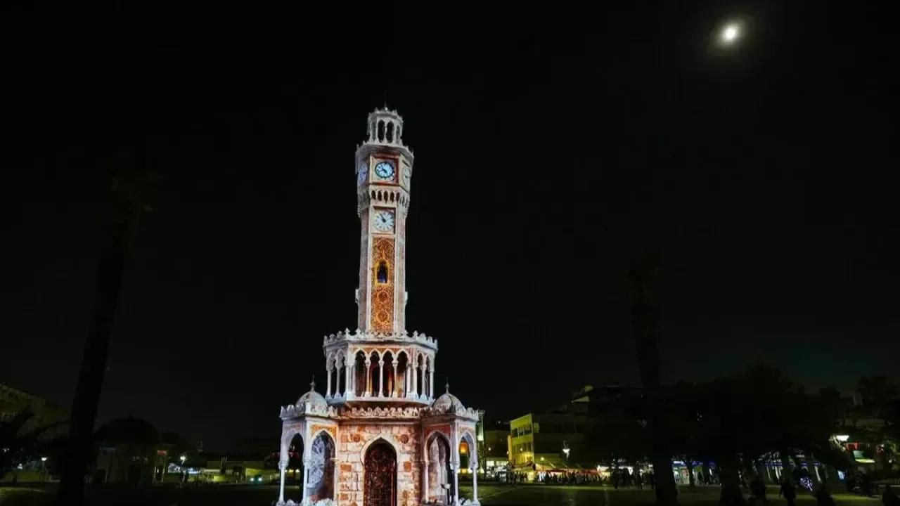 Saat Kulesi dijital sanatla ışıklandı