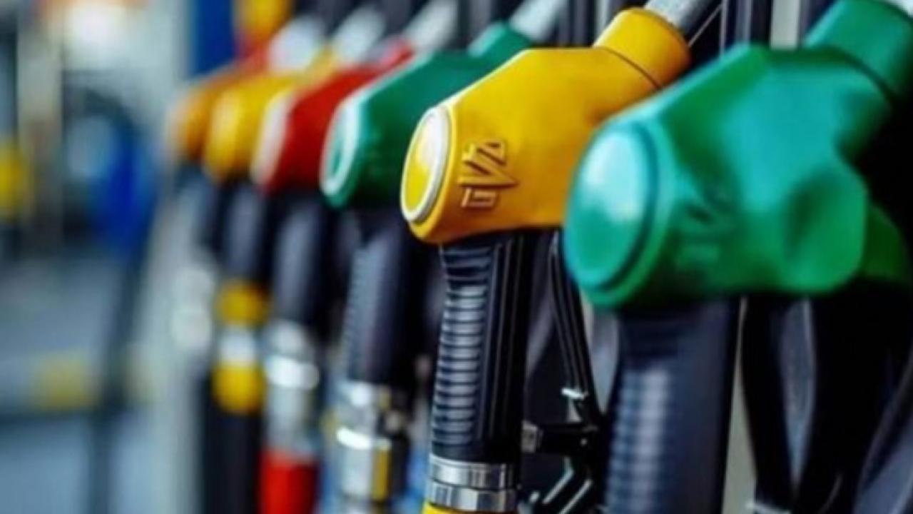 Benzine 2 lirayı aşan indirim