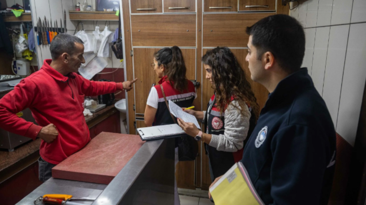 Bornova’da gıda güvenliği alarmı... Eşki: &quot;Sağlık kırmızı çizgimiz!&quot;