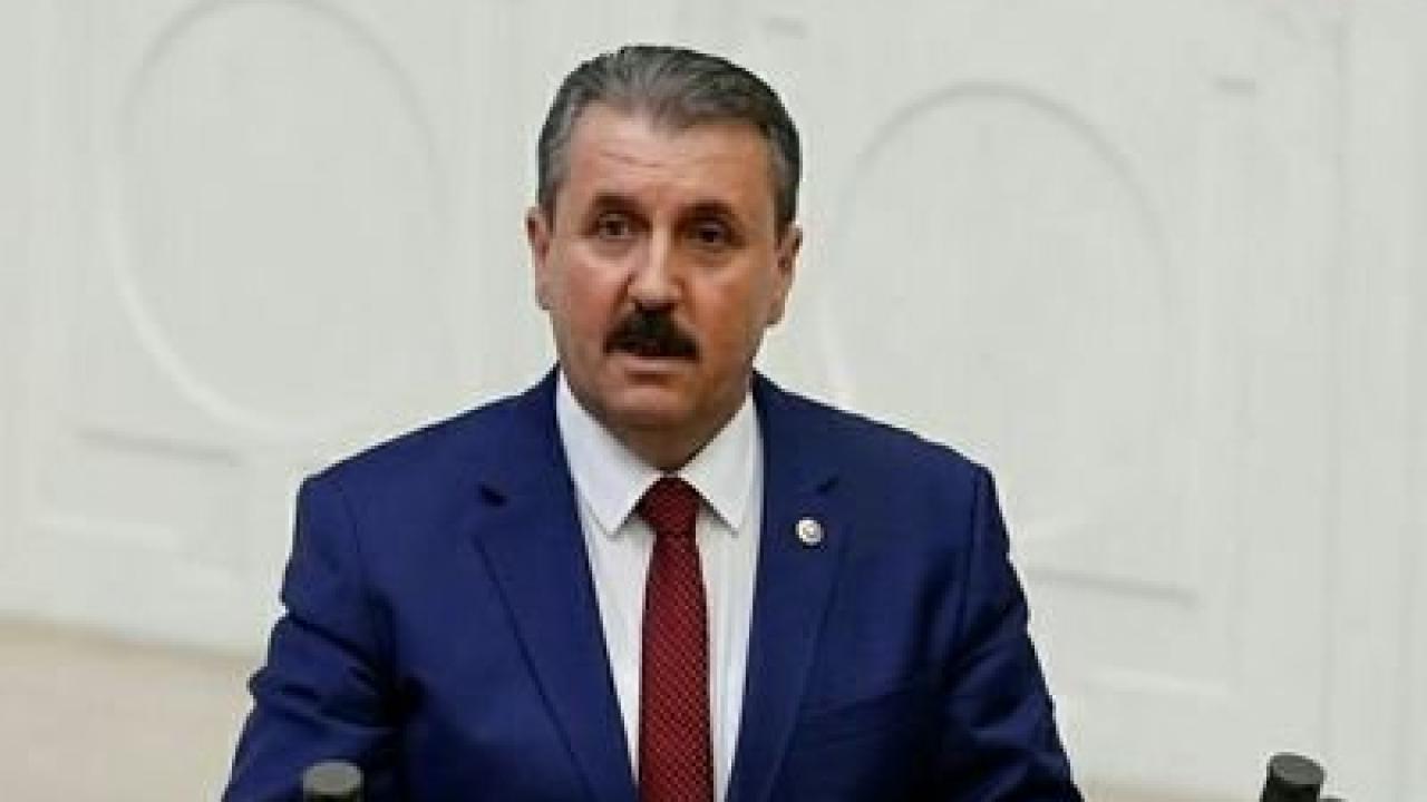 BüyükBirlik Partisi(BBP)Genel Başkanı Mustafa Destici &#039;nin &#039;Evli olmayanları devlet memuru ve kamu işçisi yapmıyacaksın&#039;gündem oldu.
