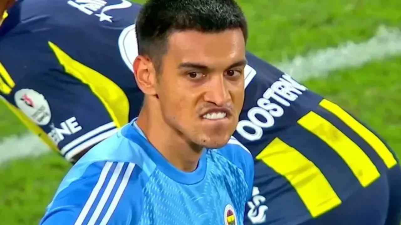 Fenerbahçe&#039;de İrfan Can Eğribayat&#039;a yol göründü