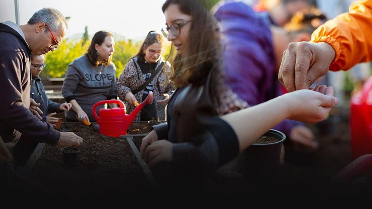 İzmir’de özel öğrenciler için toprakla terapi dolu bir gün