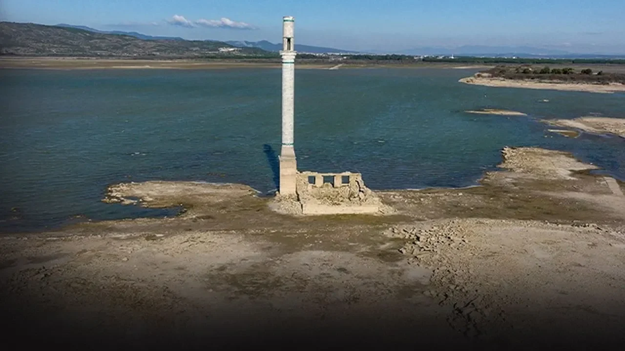 İzmir’de su alarmı: Tahtalı Barajı’nda doluluk yüzde 0.17’ye düştü, uzmandan uyarı geldi!