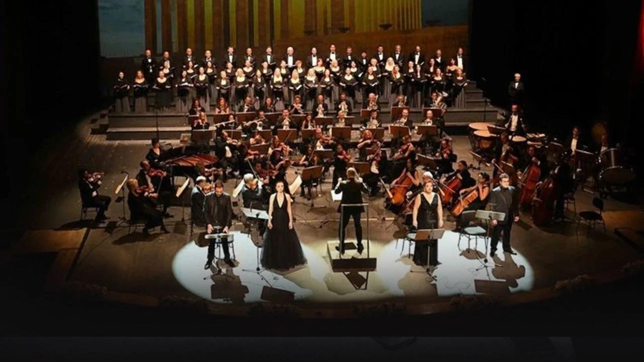 Kültür-sanat rüzgarı İzmir’i sarıyor