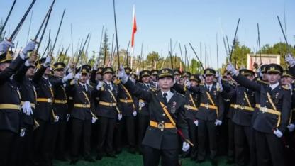 Mahkeme, teğmenlerin kılıçlı yemin töreni için son sözü söyledi
