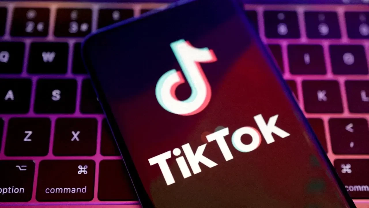 TikTok’ta canlı yayın yaparken yayaya çarptı: Bir kişi hayatını kaybetti