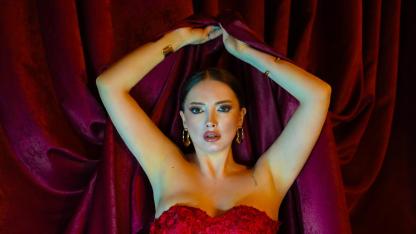 Yerli ve milli Adele sahnede fırtına gibi