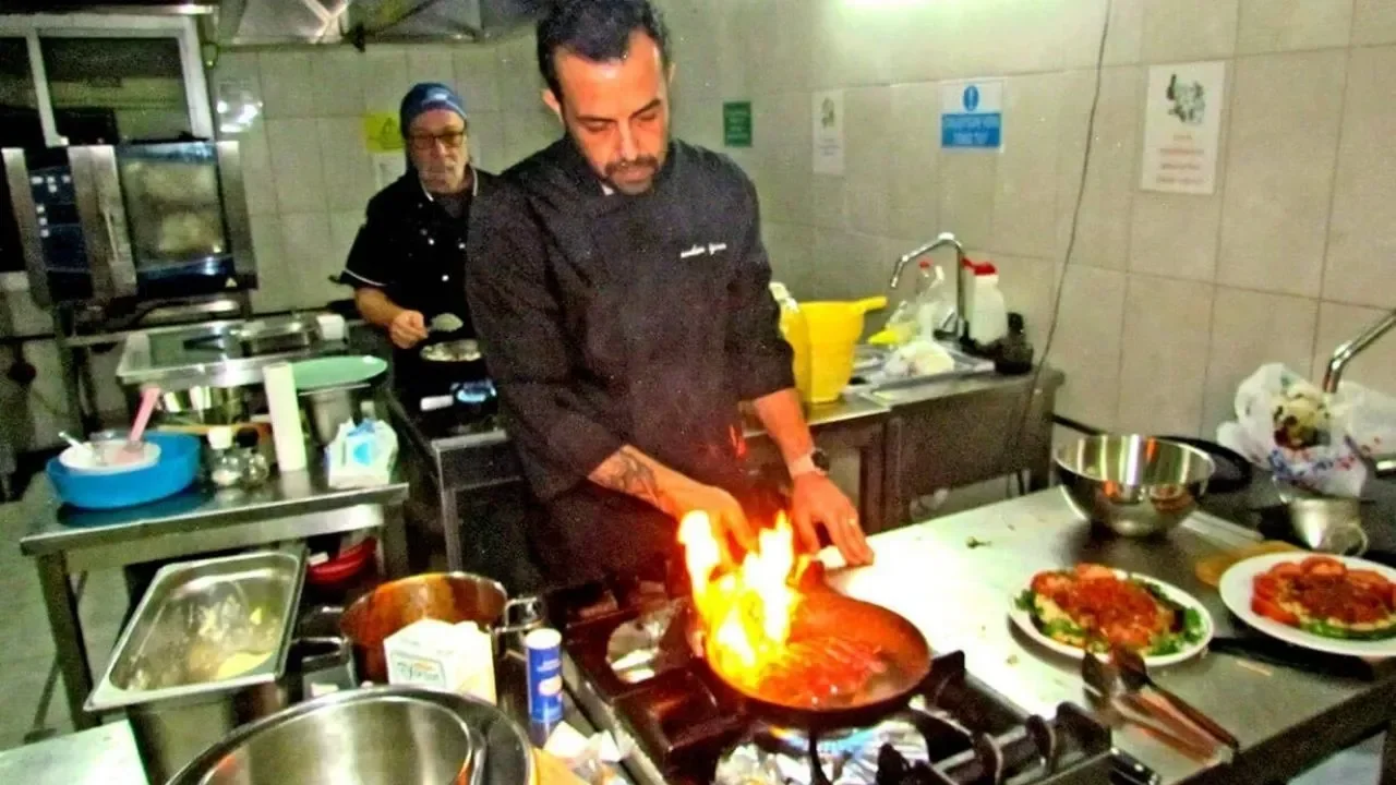 Çeşme’de Ünlü Şeften Kadınlara Kariyer Kapısı Açıldı