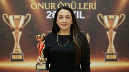 Çeyrek Asırlık Bir İyilik Serüveni: Psikolog Semra Aydın’a Anlamlı Ödül