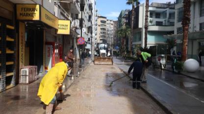 İzmir Büyükşehir Belediyesi ekiplerinden altyapı alanlarında hızlı müdahale