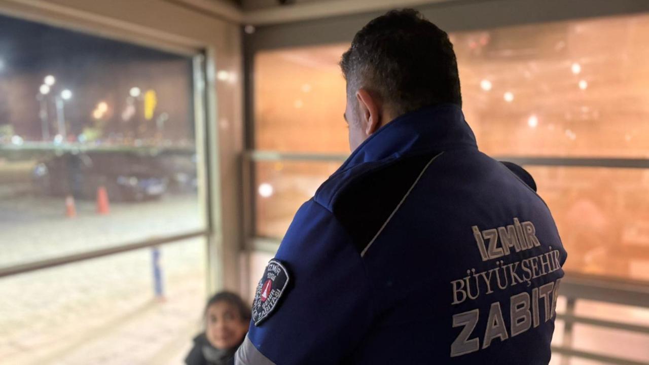 Soğuk havalarda sokakta kalıyorlar ama yalnız değiller