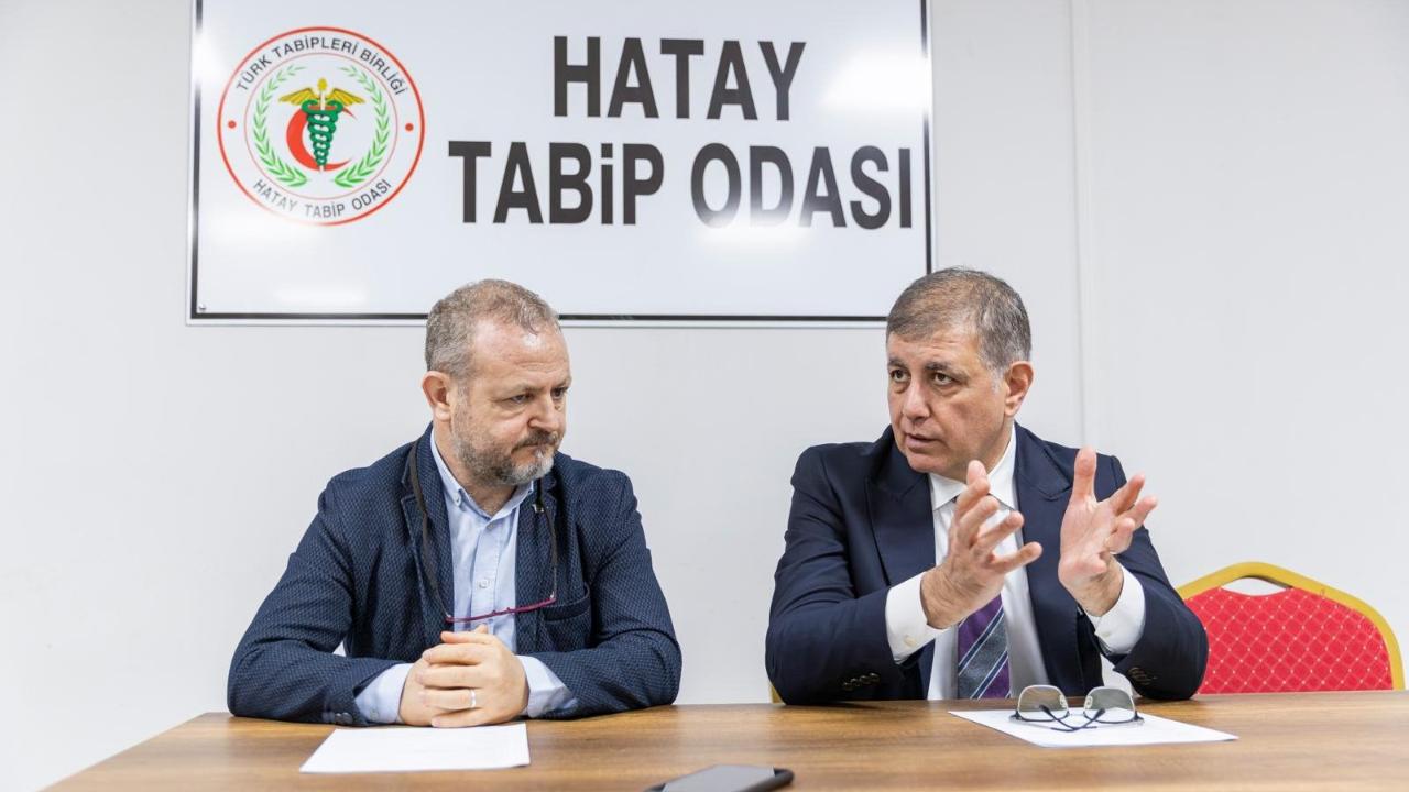 Başkan Tugay’dan Hatay için kritik uyarı: Sağlıkta ciddi sorunlar var, kayıp bir nesil riskiyle karşı karşıyayız