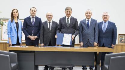 Başkan Tugay'dan tarihi imza! İzmir Büyükşehir Belediyesi ana hizmet binası için yapı ruhsatı alındı