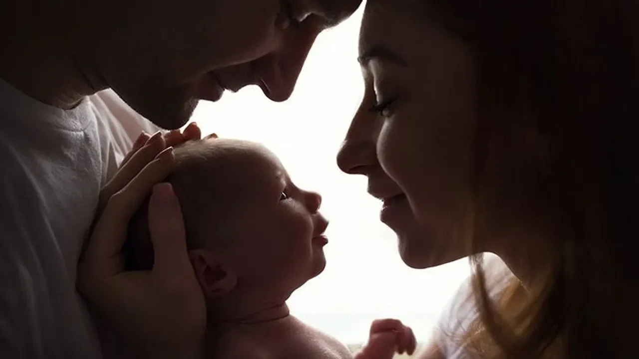 Britanya’da Tıp Tarihine Geçen Doğum: Ölü Donörden Rahim Nakliyle Bebek Dünyaya Geldi