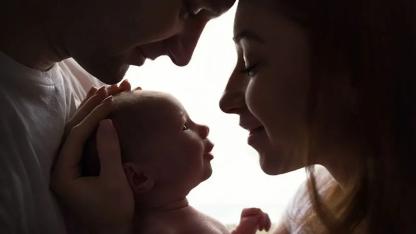 Britanya’da Tıp Tarihine Geçen Doğum: Ölü Donörden Rahim Nakliyle Bebek Dünyaya Geldi