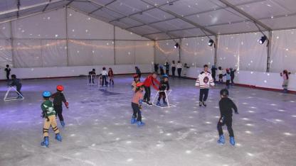 İzmir Büyükşehir’den 1500 öğrenciye buz pisti deneyimi