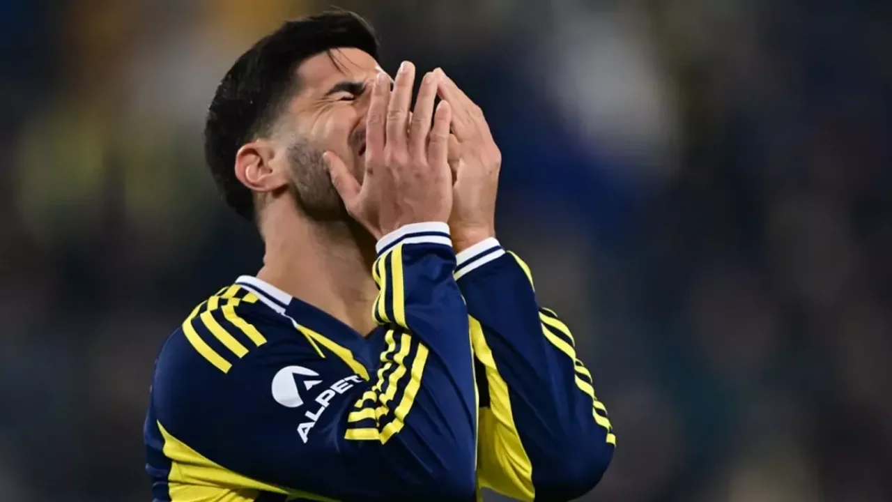 Kadıköy'de inanılmaz son! 90+5'te öne geçen Fenerbahçe, 90+11'de yıkıldı