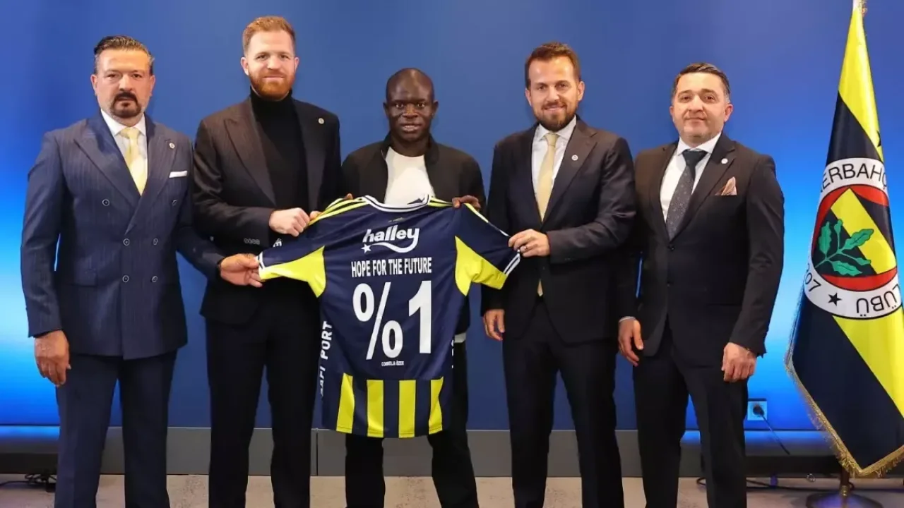 Kante'nin giydiği ayakkabı törene damga vurdu: Herkes aynı yorumu yapıyor