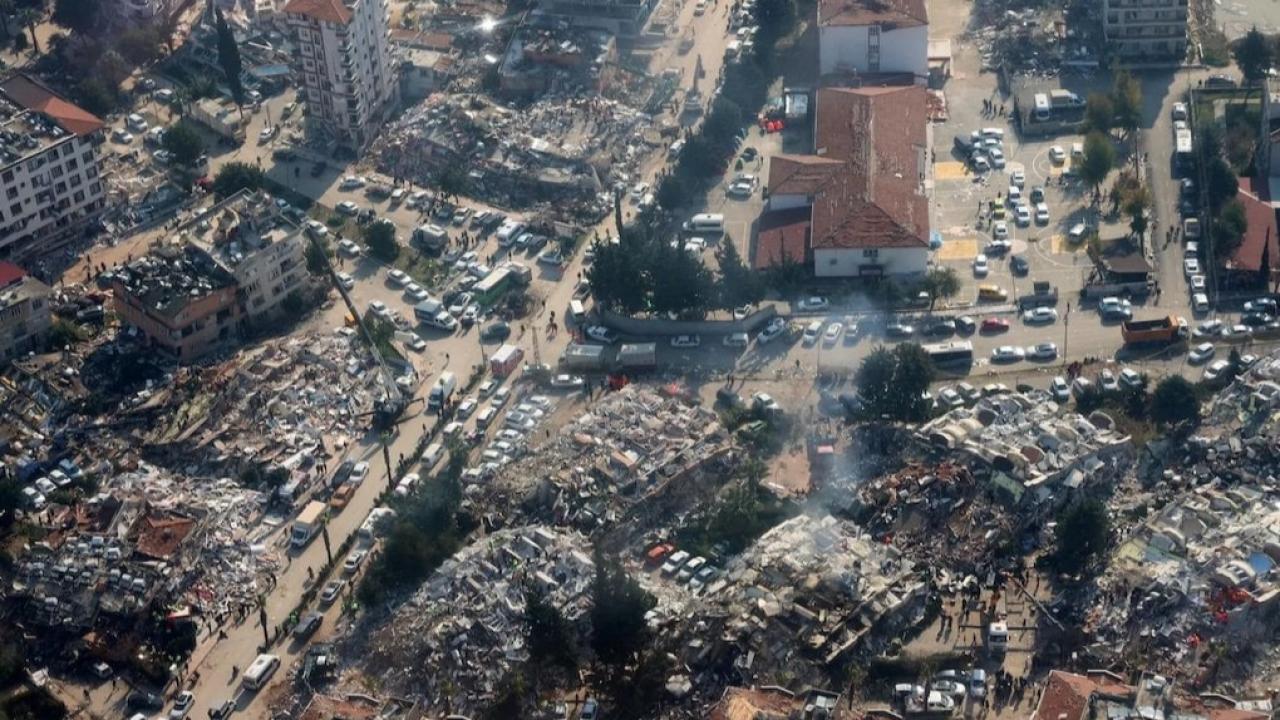 MEB’den 6 Şubat depremleri için okullara genelge: İlk derste saygı duruşu yapılacak