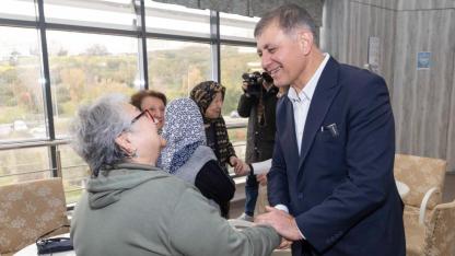 Başkan Tugay huzurevi sakinleriyle bayramlaştı