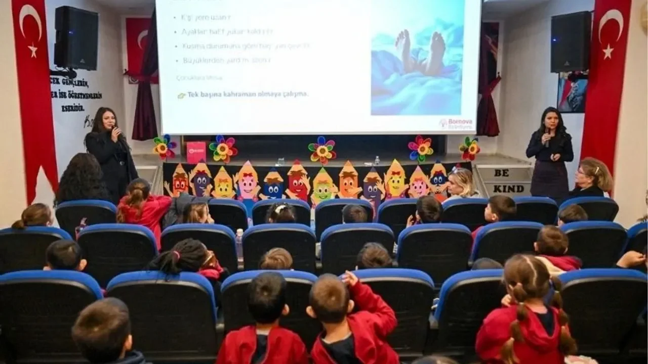 Bornova’da öğrencilere sağlık eğitimi: Okullarda bilinçlendirme programı başladı