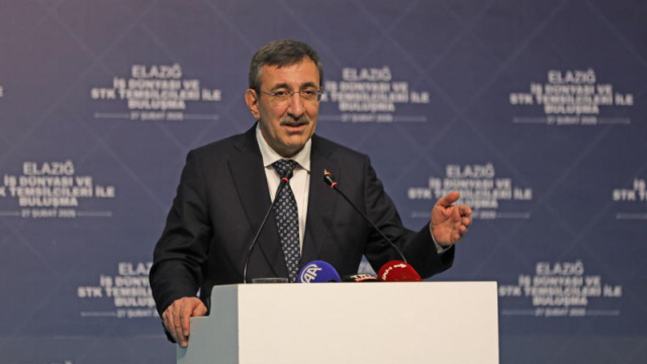 Cevdet Yılmaz’dan İzmir Yorumu: “Maalesef Biraz Geri Kalmış”