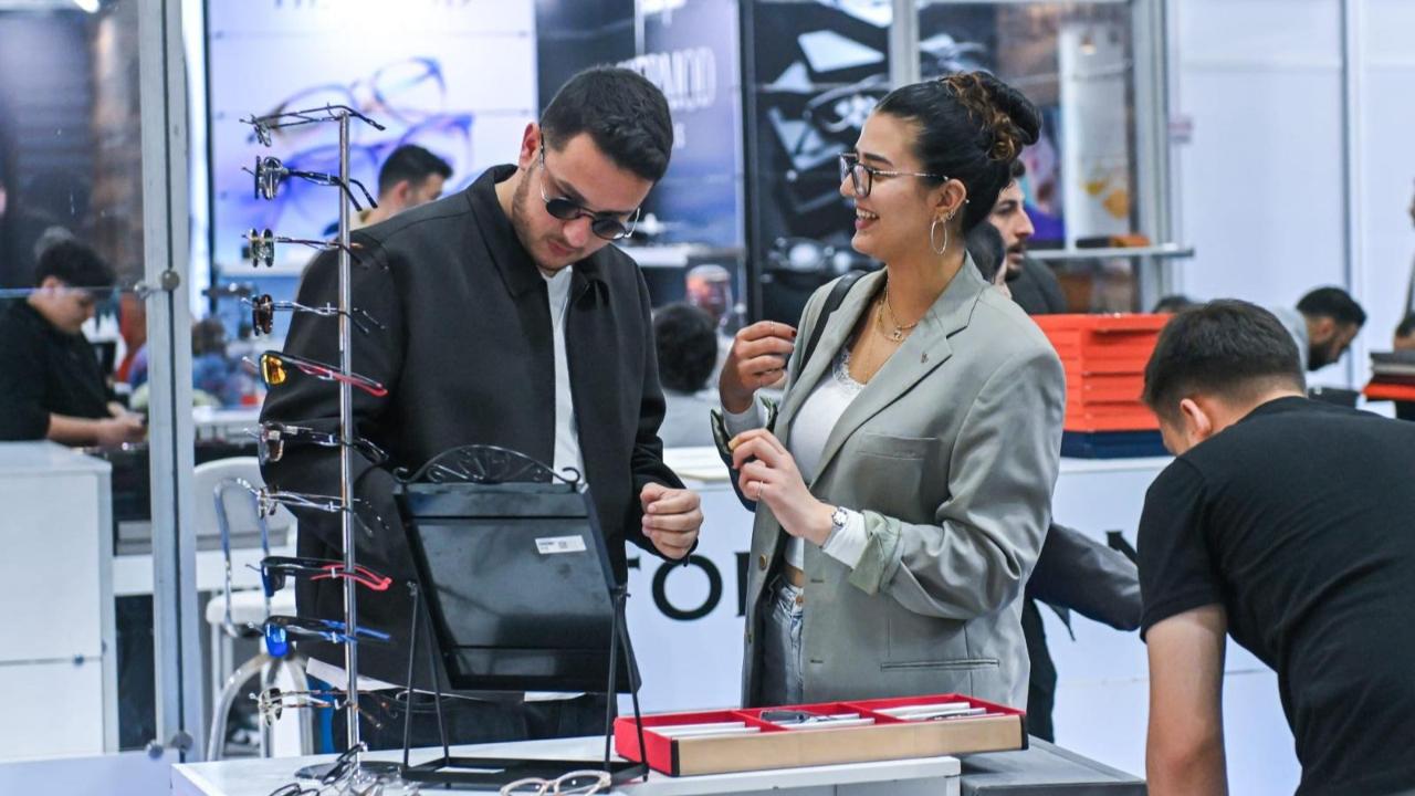 Görme sağlığının geleceği Optic World İzmir’de masaya yatırıldı