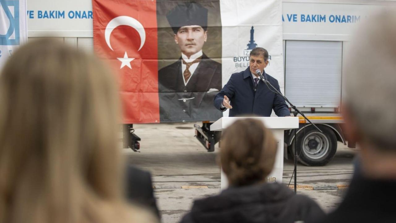 İZSU personeliyle bayramlaşan Başkan Tugay: “İZSU bizim gururumuzdur”