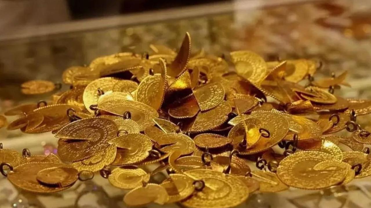 Altın 18 Yıl Sonra Sert Çakıldı, Petrol Yükselişte