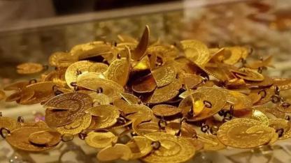 Altın 18 Yıl Sonra Sert Çakıldı, Petrol Yükselişte