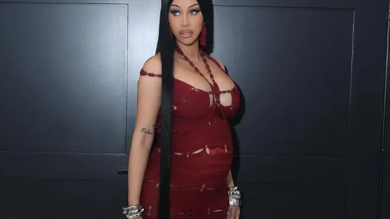 Cardi B’den Türkçe Şarkı Sürprizi: 164 Milyon Takipçisine Duyurdu