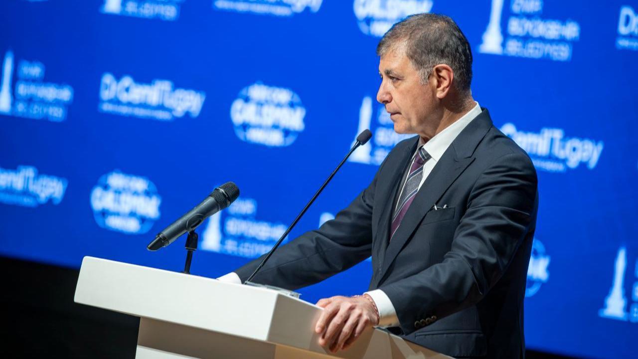 CHP GENEL BAŞKANI ÖZGÜR ÖZEL’İN KATILIMIYLA DÜZENLENEN İZMİR BÜYÜKŞEHİR BELEDİYESİ TEMEL ATMA, AÇILIŞ VE ANAHTAR TESLİM TÖRENİ