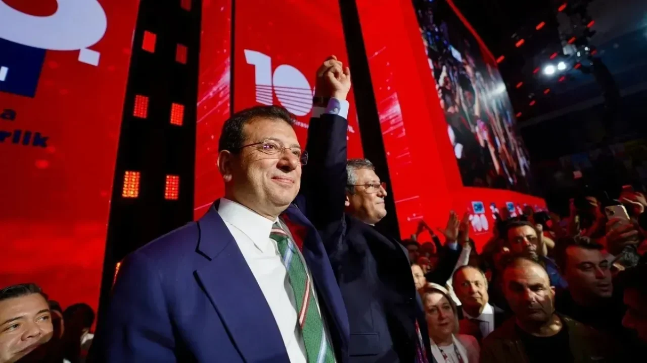 CHP’de “Villa” Tartışması: Özgür Özel’in Sözleri Gündem Yarattı