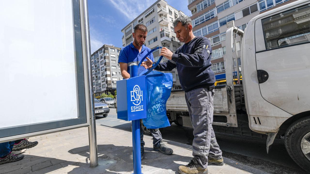 Duraklarda Yeni Dönem: ESHOT’tan Temizlik Hamlesi