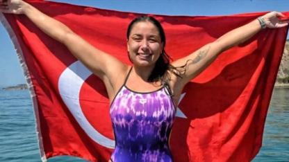 İzmirli Milli ultramaraton yüzücü Bengisu Avcı’ya İrlanda’dan prestijli ödül