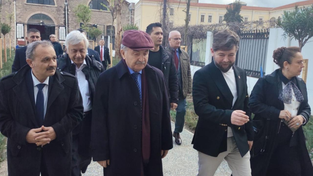 Namık Kemal Zeybek İzmir’de Esnafla Buluştu: “Üretmenin Yanında Olmaya Devam Edeceğiz”