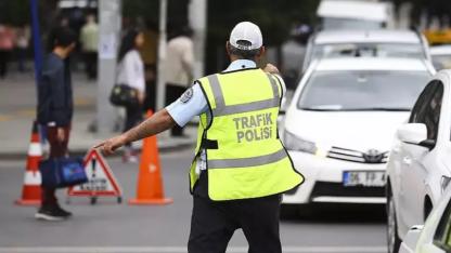 Trafikte Rahatlama: APP Plakalar, Multimedya, Ses Sistemi ve Cam Filmlerinde Esneklik